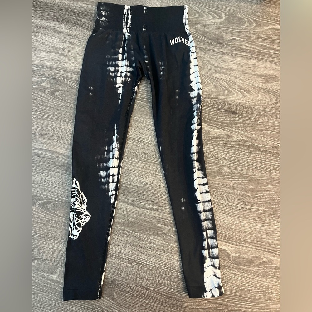 Darc Sport Everson Seamless Leggings in Black and White Serpent
